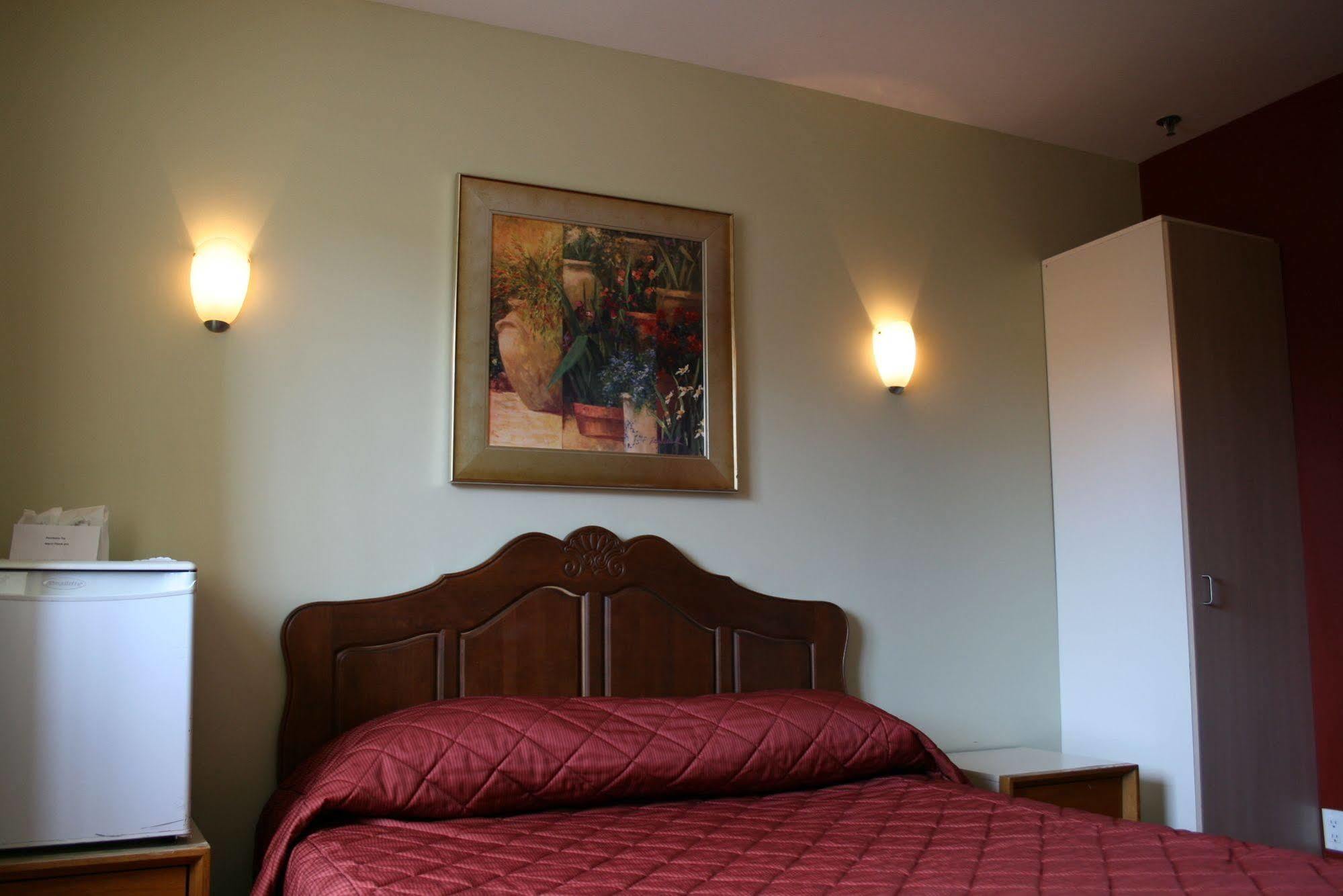 מונטריאול Hotel Saint-Andre מראה חיצוני תמונה