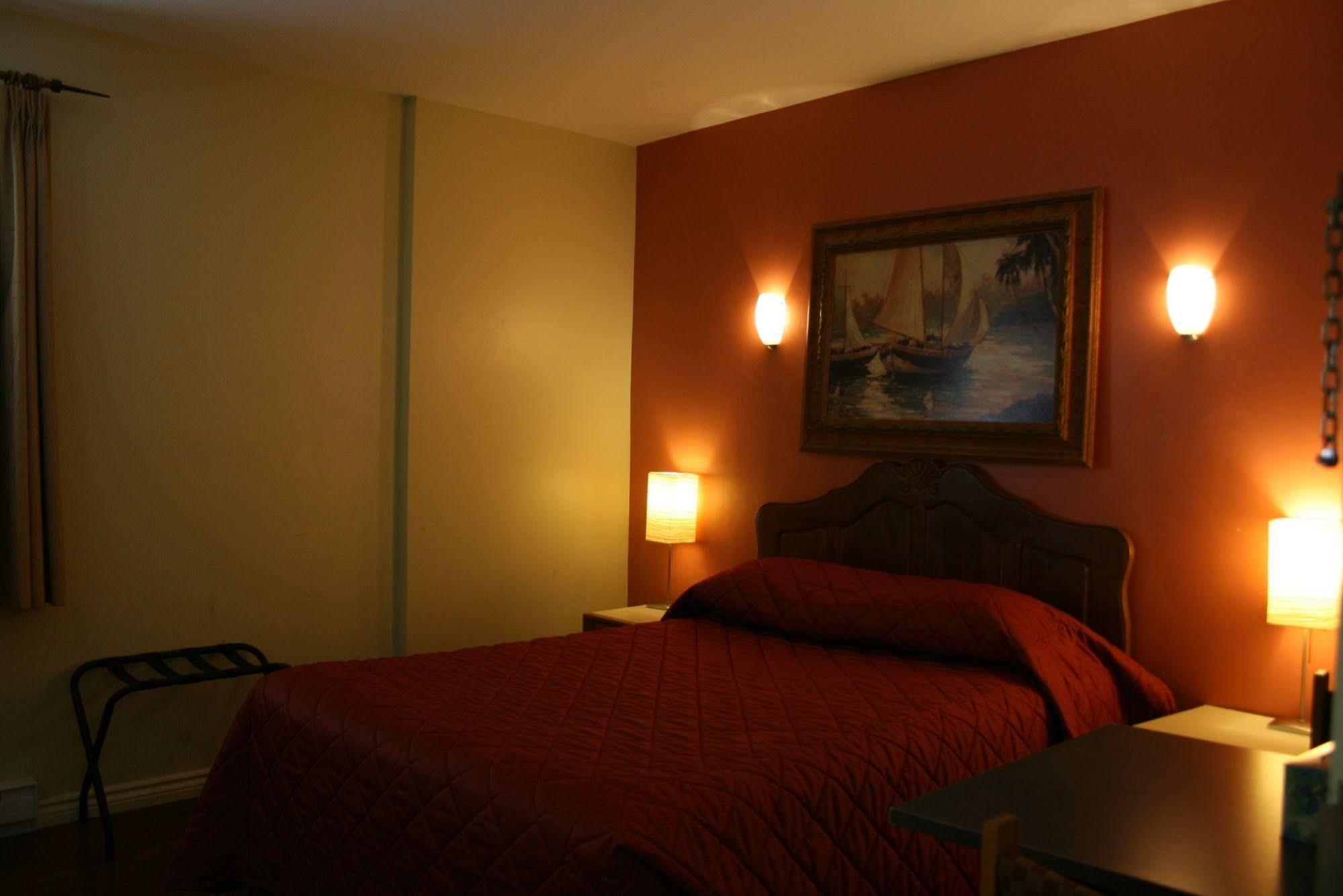 מונטריאול Hotel Saint-Andre מראה חיצוני תמונה