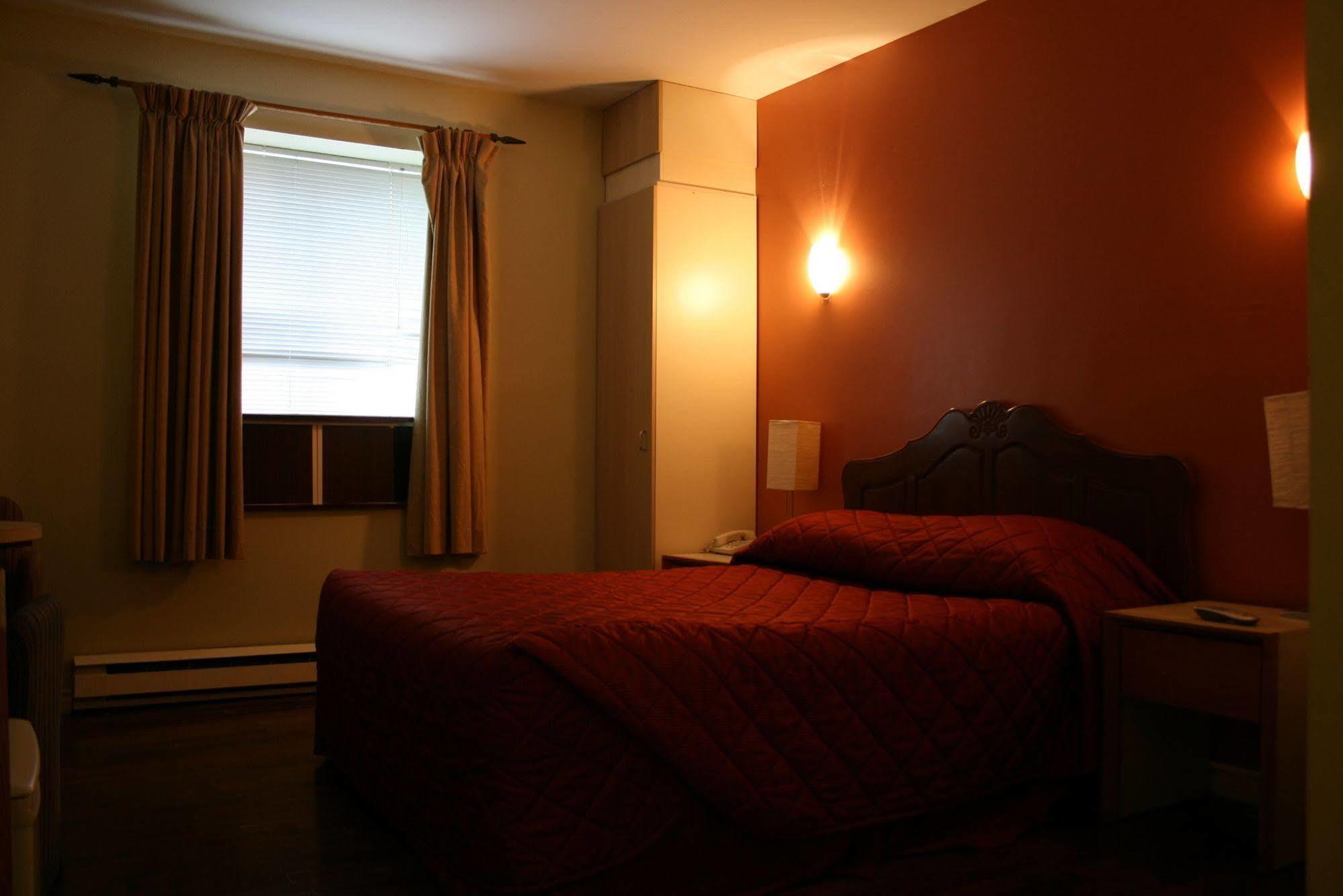 מונטריאול Hotel Saint-Andre מראה חיצוני תמונה